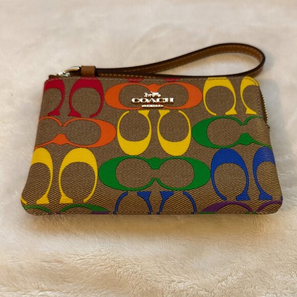 COACH Corner Zip Wristlet in Rainbow Signature Canvas (NWOT) - Picture 1 of 5